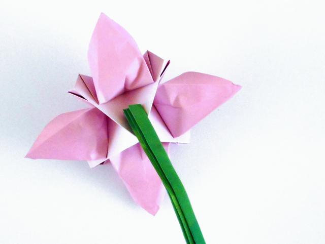 Make Origami Bellflowers