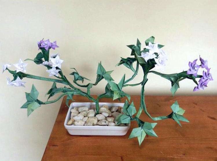 Bonsai Origami Plant with small flowers