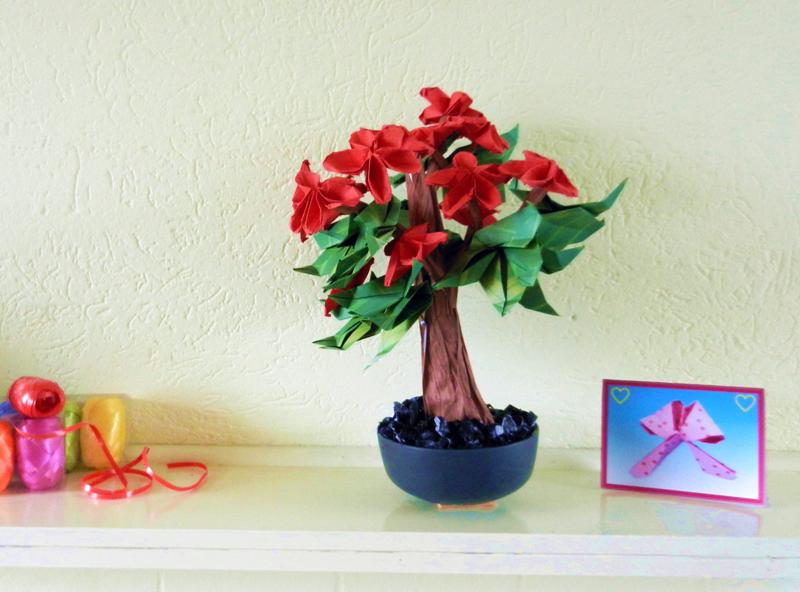 Bonsai Origami Tree with red Flowers