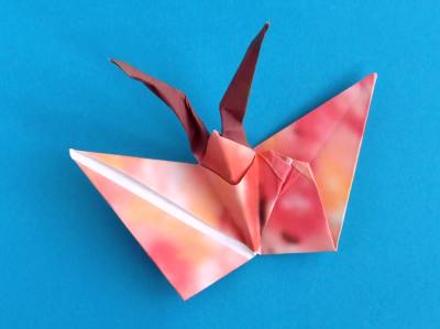 mooie origami vlinder van papier gevouwen