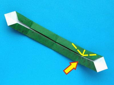 how to make the leaves of an origami christmas cactus