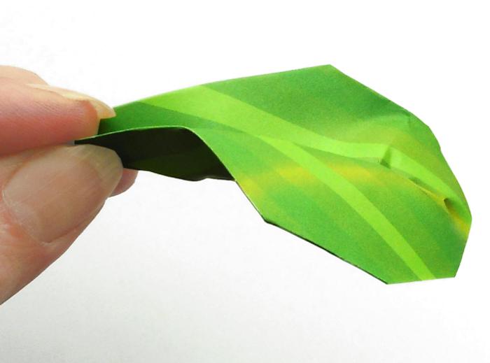 Origami leaf