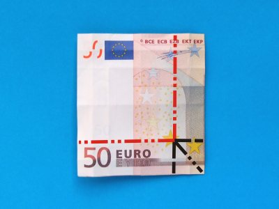 de eiffeltoren van geld vouwen