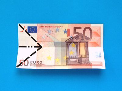de eiffeltoren van geld vouwen