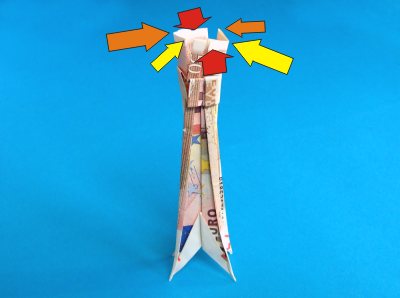 de eiffeltoren van geld vouwen