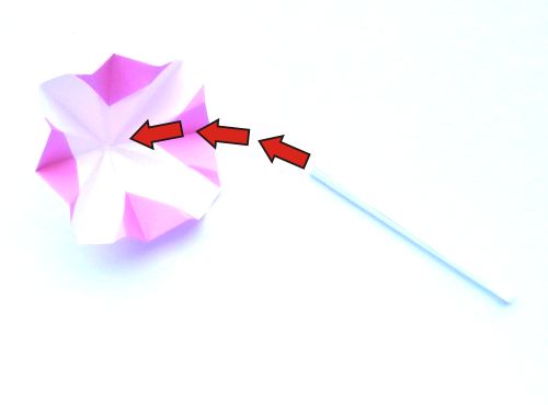 Make an Origami cocktail-umbrella