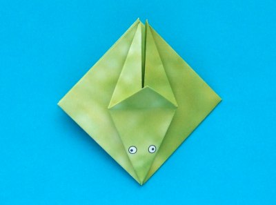 jumping origami frog folding instructions