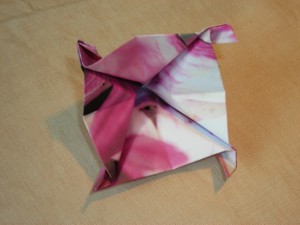paarse origami bloem