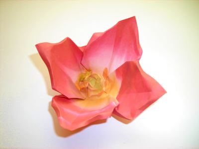 Rode Origami bloem
