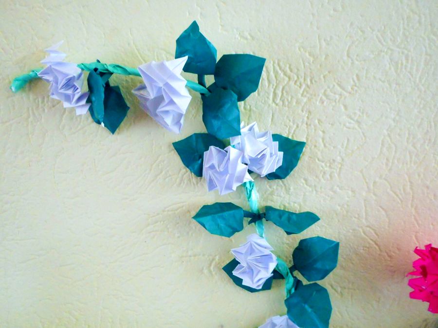 Origami ivy and roses