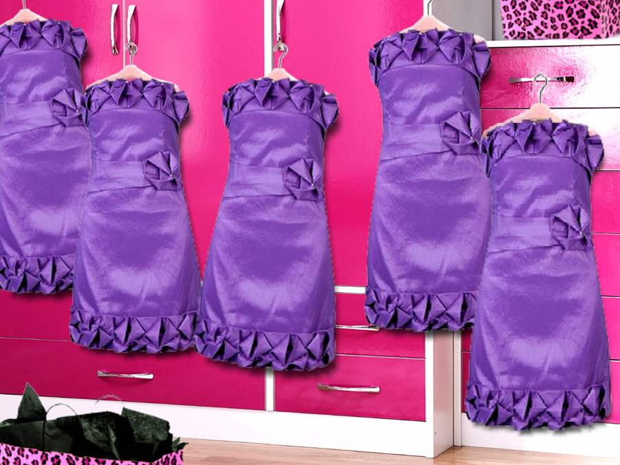 Kaartje met paarse jurkjes
