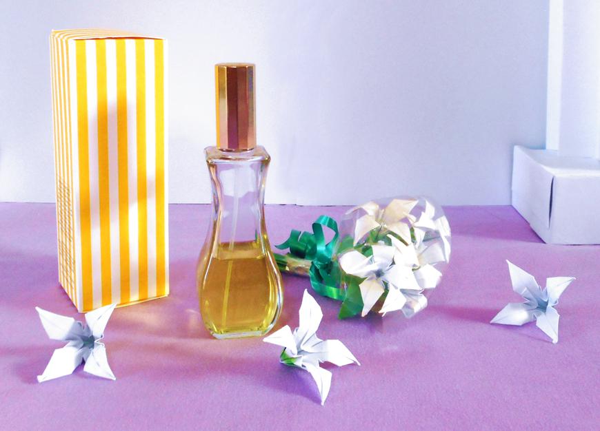 Parfum met Origami bloemen