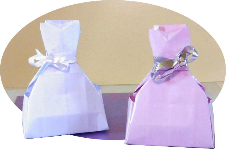 Jurk vormige cadeaudoosjes Jurk vormige cadeaudoosjes