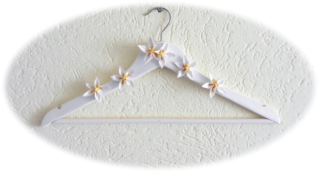 Clothes Hanger with Origami Flowers Clothes Hanger with Origami Flowers