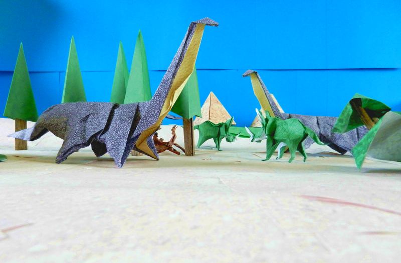origami Apatosaurussus and Triceratops
