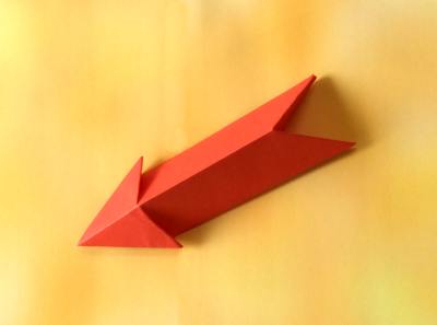 een origami pijl