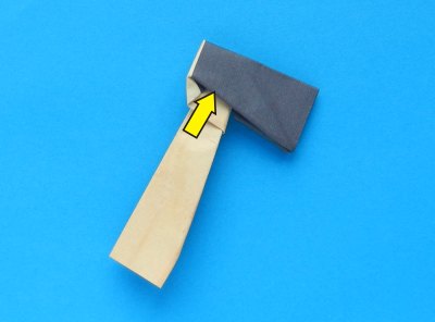 een hakbijl van papier knutselen een hakbijl van papier knutselen