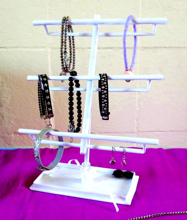 Paper jewelry organizer