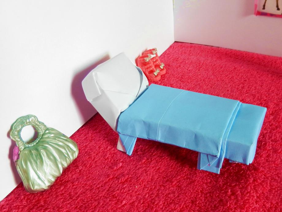 Dollhouse Origami Bed