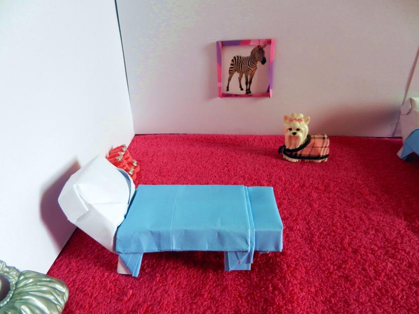 Dollhouse Origami bed