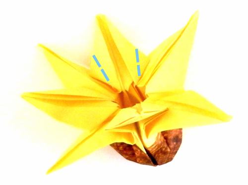 Fold paper Origami Black Eyed Susan flowers