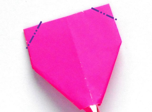 Make Origami Bleeding Hearts