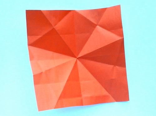 Fold an Origami Narcissus flower Fold an Origami Narcissus flower