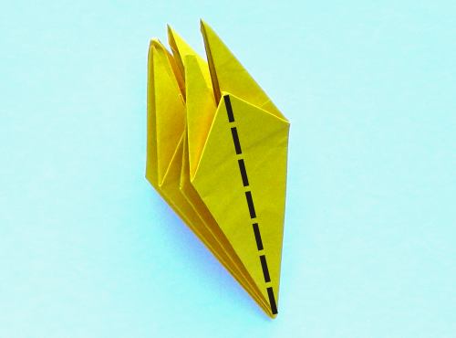 Fold an Origami Narcissus flower