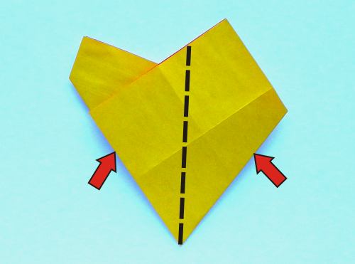 Fold an Origami Narcissus flower