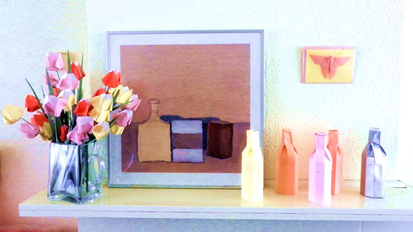 Flessen en bloemen van papier Flessen en bloemen van papier