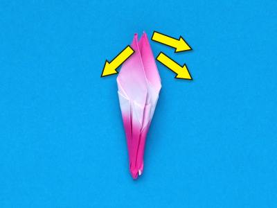 uitleg om een complexe origami bloem van papier te maken