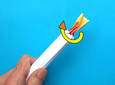 een origami kaars knutselen een origami kaars knutselen