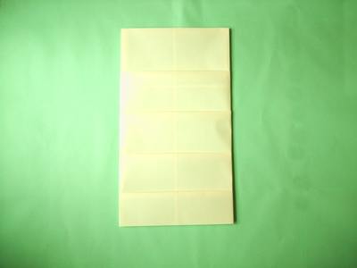 een origami kaartenrek een origami kaartenrek