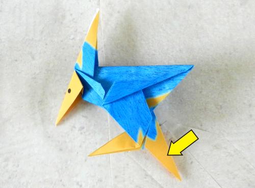 een cartoon vogel knutselen van papier