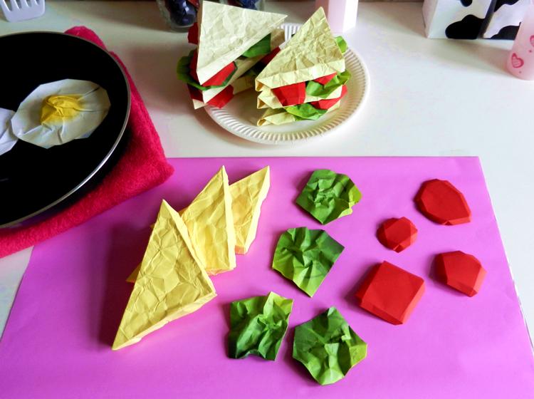 Een Club Sandwich Broodje van papier maken