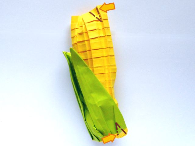 Origami Maïskolf maken
