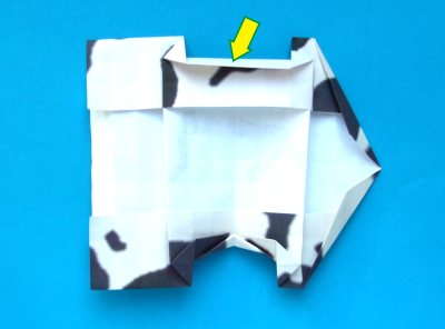 een origami koe met papier knutselen