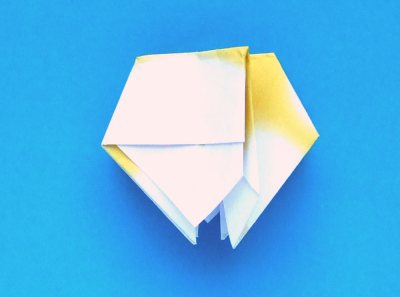 Fold an Origami Daffodil Fold an Origami Daffodil