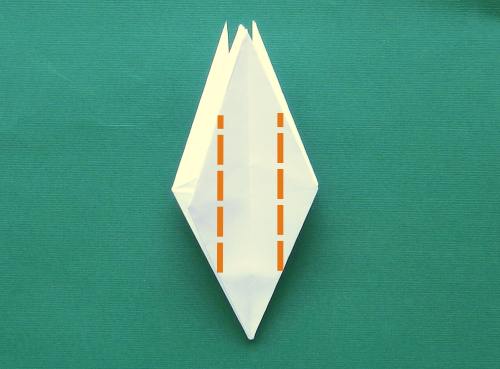 het skelet van een dinosaurus maken met papier