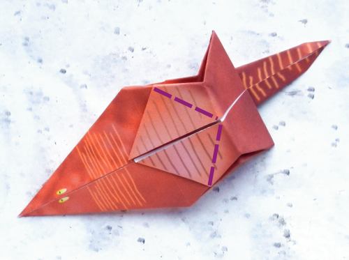 Een Origami draak vouwen