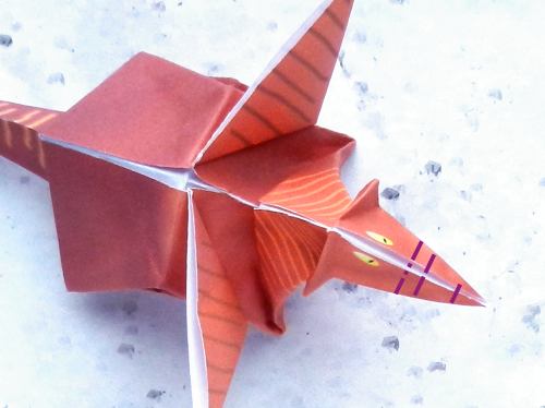 Een Origami draak vouwen