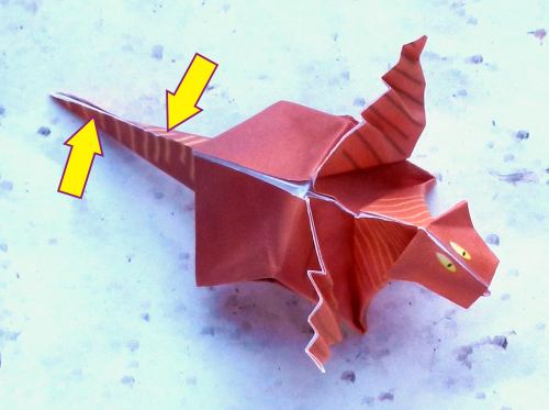 Een Origami draak vouwen