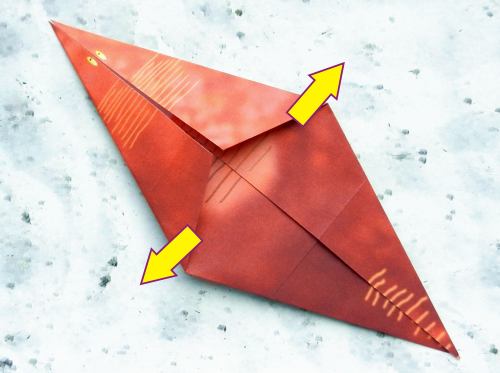 Een Origami draak vouwen