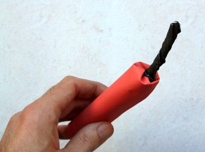 zelf een nep dynamietstaaf met lont knutselen zelf een nep dynamietstaaf met lont knutselen