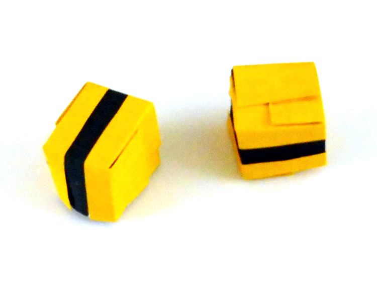 Origami Engels drop Origami Engels drop