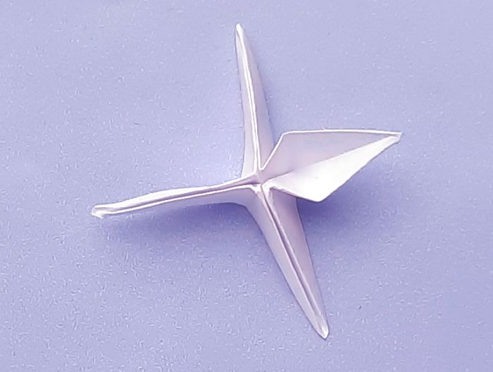 Origami Bloem Stud maken