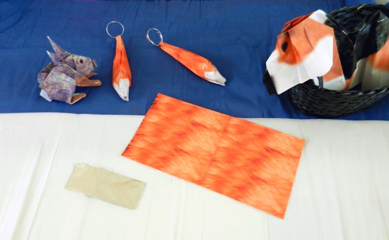 Vossenstaart van papier knutselen Vossenstaart van papier knutselen