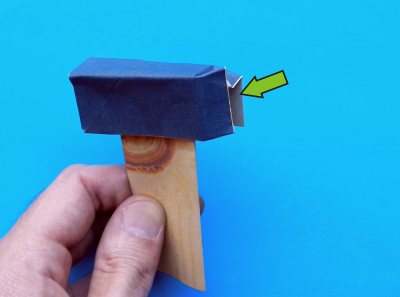 een hamer van papier knutselen een hamer van papier knutselen
