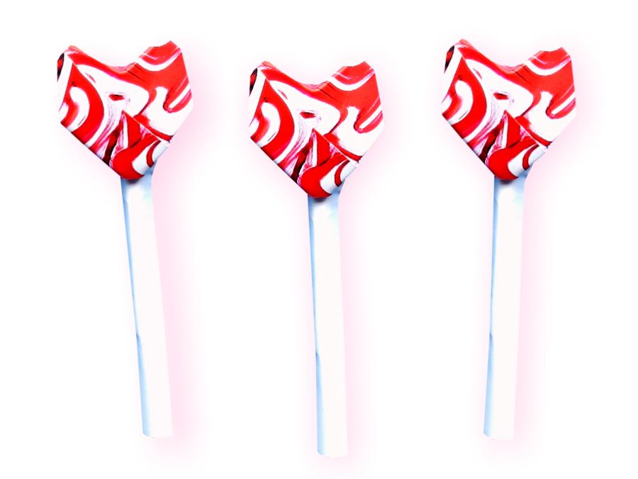 zelfgemaakte lollies in de vorm van hartjes