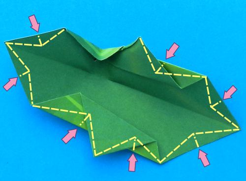 Een hulst met rode besjes maken van papier Een hulst met rode besjes maken van papier